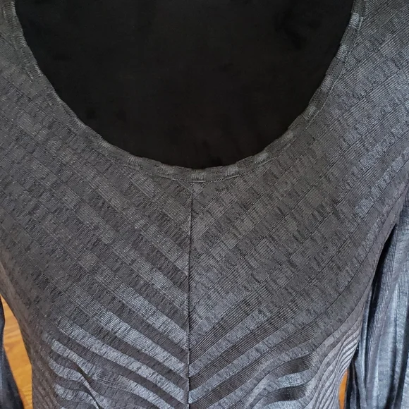 A Byer Gray Top Size Medium - Picture 9 of 12